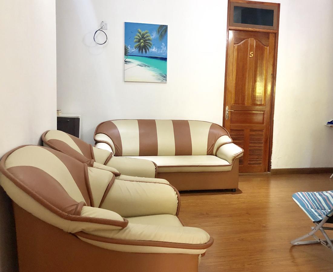 Holiday Mathiveri Inn Екстер'єр фото