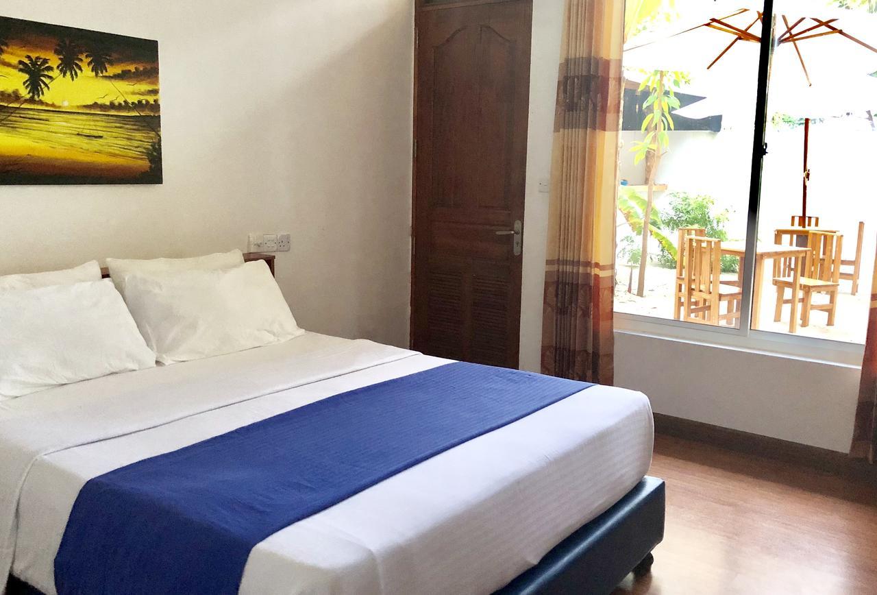 Holiday Mathiveri Inn Екстер'єр фото