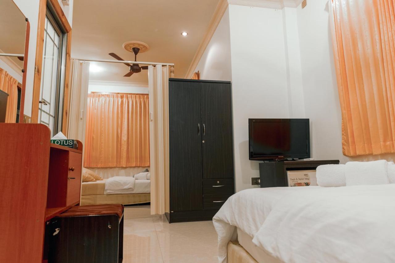 Holiday Mathiveri Inn Екстер'єр фото