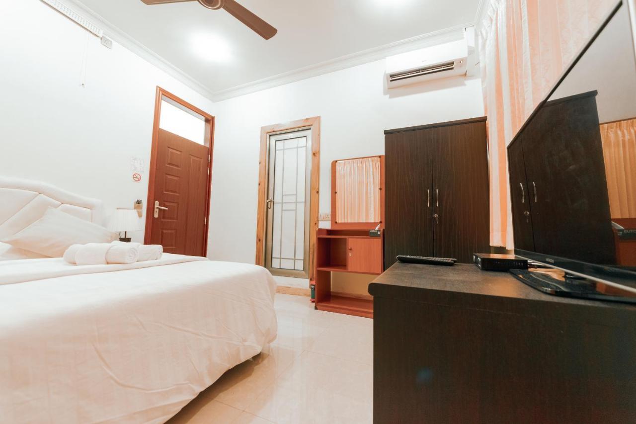 Holiday Mathiveri Inn Екстер'єр фото