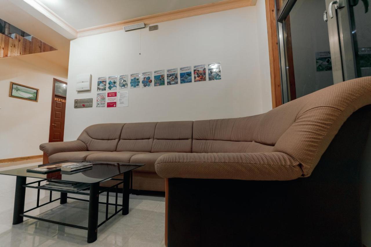 Holiday Mathiveri Inn Екстер'єр фото